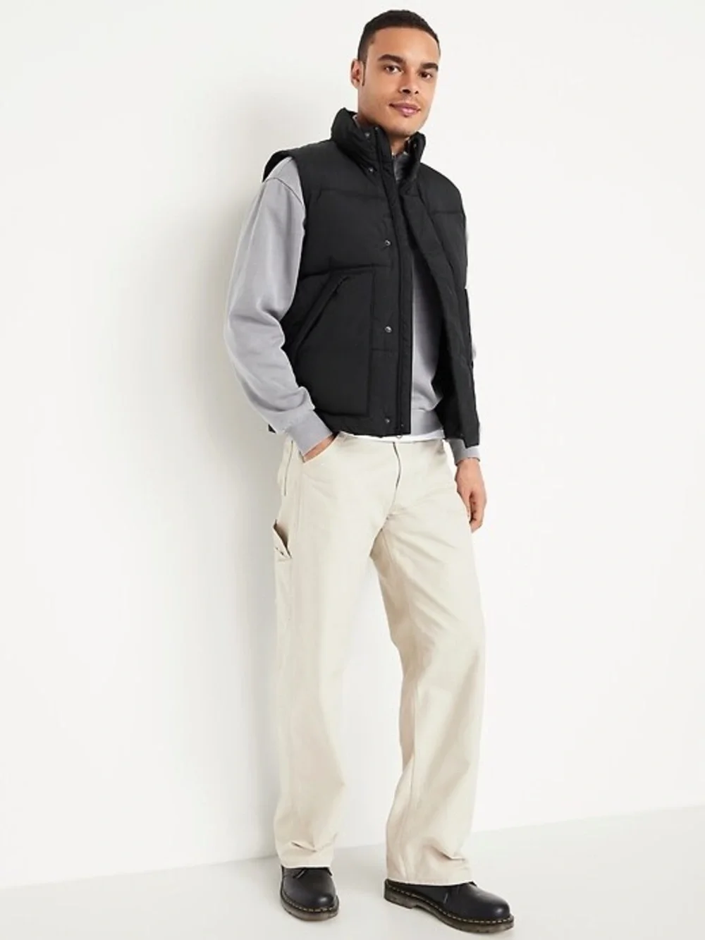 New with Tags Old Navy Frost Free Water Resistant Puffer Vest Black Small